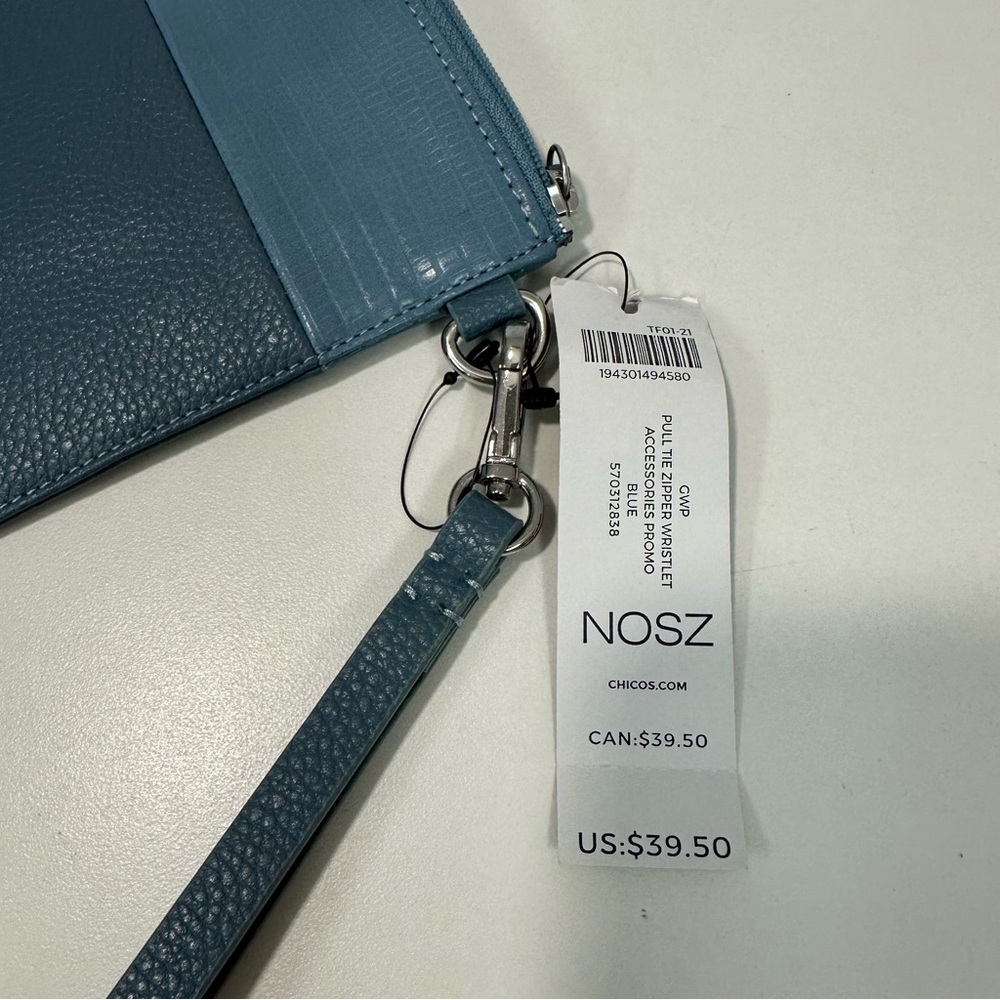 Chico's Pull Strap Zipper Wristlet/Cosmetic or Other Bag 2-Tone Blue NWT - Picture 4 of 11